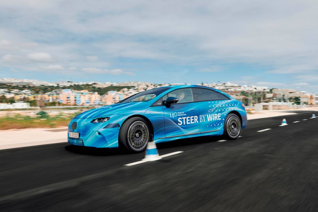 Ανανεωμένη Mercedes EQS: Με τιμόνι yoke και τεχνολογία steer-by-wire